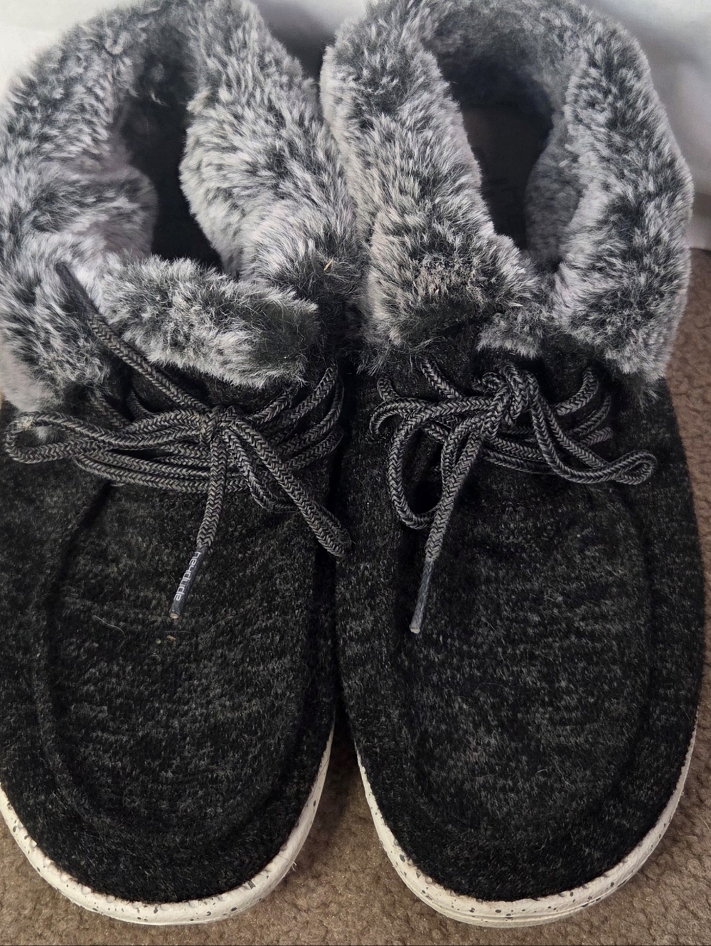 Hey Dude Black Gray Slip-On Sneakers Grey Faux Fur Cuff Women's Sz 8 Warm Cozy